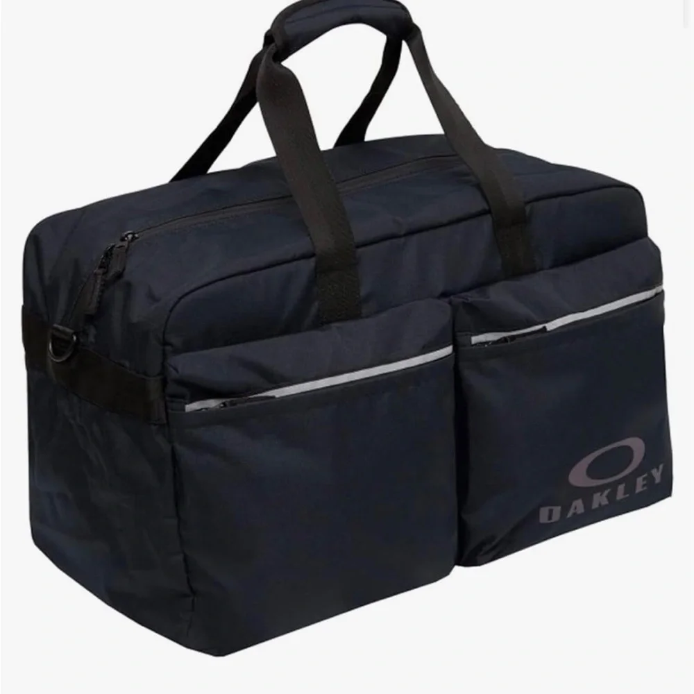 New OAKLEY 50L Cordura Crestible Blackout Duffle Bag Backpack - Picture 2 of 7